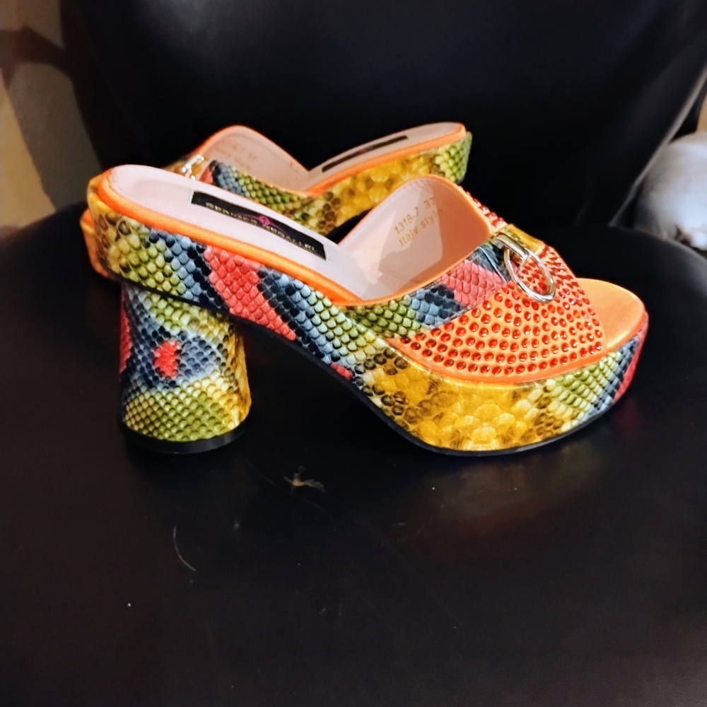 Slipper - Picture 2 of 5